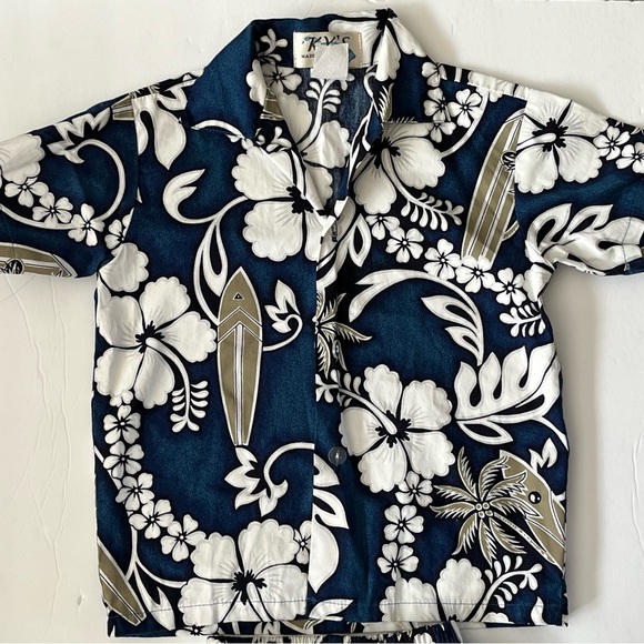 Child’s Hawaiian shirt and shorts - Picture 2 of 4